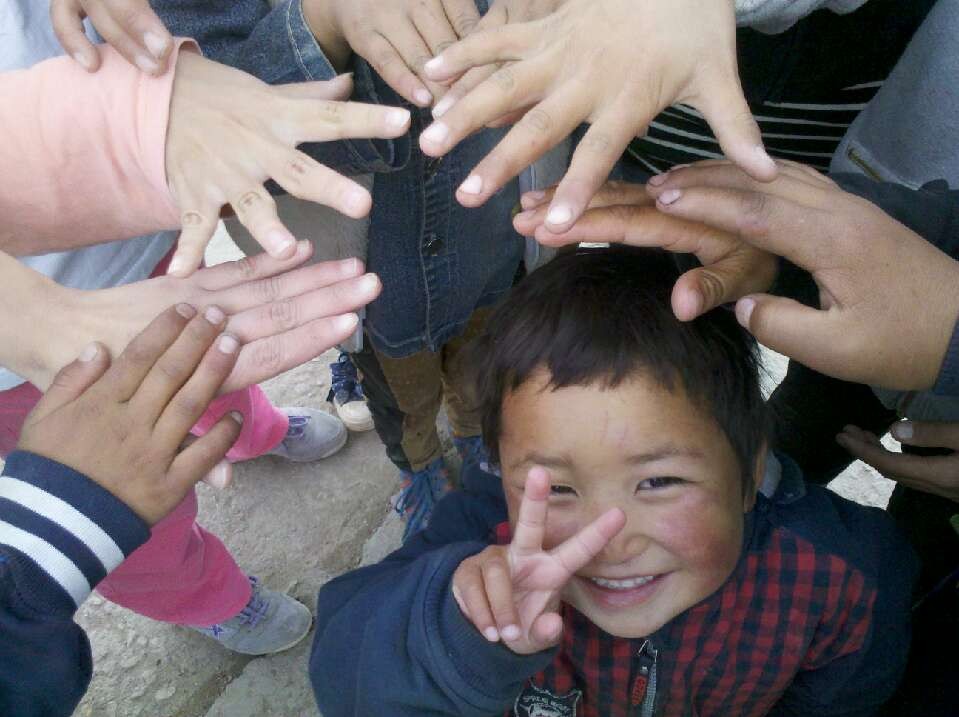 ��ӿƼ���W(xu��)���t�ġ�֧���(du��)���(du��)�T���˴Ό�(sh��)�`�����ຣʡ�ຣ�����Ҵ�Ĺ��W(xu��)У��7��15�գ��(du��)�T��?y��u)麢�ӂ���ȥ�ˌW(xu��)��(x��)��Ʒ���w����Ʒ�ͽ̌W(xu��)���Y��ϣ�����H��׌����ͯ���õ�����͌W(xu��)��(x��)��߀��׌���ӂ��˽����������Ϣ���������ܵ������P(gu��n)�����D�麢�ӂ��挦(du��)�(du��)�T���R�^ϲЦ��_��