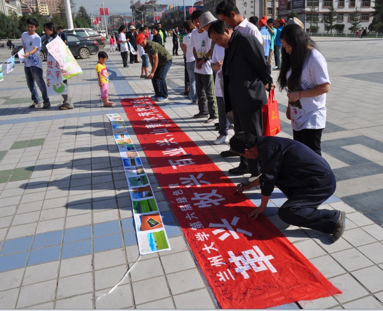 7��19�գ��m�ݴ�W�����þGɫ�I����ף�������οh�����V�����չ�_���_�I�xʽ���I�T��ͨ�^�·f�����w����͈DƬ���ڏV���������������S��������Pע�c�v�㡣�D�������ڗl�����������Լ��ĺ����͸��ԡ�