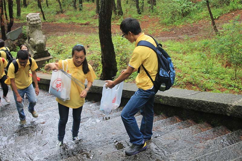 ��ǧ�{ɽ��(h��)��ͽ����߻��(d��ng)�����(du��)�T����ʰ���^(q��)�����������Ƶĭh(hu��n)��������