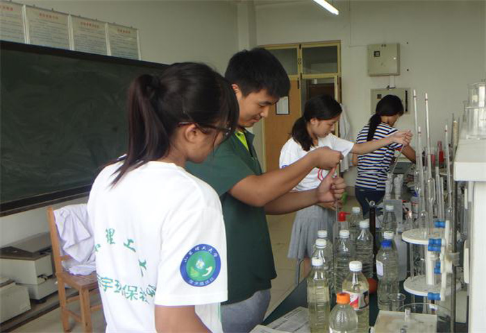 �(du��)�T���ڌ�(sh��)�(y��n)�Ҍ��ɼ��؁���ˮ���M(j��n)�Ќ�(sh��)�(y��n)����,������Ҫ����ˮ�ӵ�PH�������늌�(d��o)���������ȹ����(xi��ng)ָ��(bi��o)�ęz�y����(sh��)��(j��)�M(j��n)��̎����