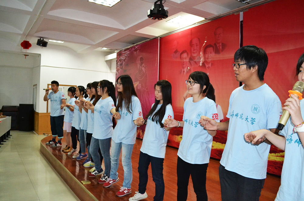 �Ϻ�������W(xu��)�����߿���(zh��n)·  ��(sh��)�`�أ�����Ӱ�