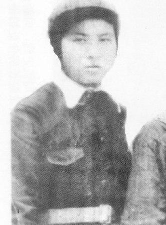 �������1920��10 �������F��ʡ���x�h����1938����������c�M(j��n)��ͬ�W(xu��)���Ӱ��M(j��n)���Ї�������܊����W(xu��)�W(xu��)��(x��)�����I(y��)�󱻷ֵ�����2��У���l(w��i)�B��(d��ng)�ĕ������g��s�ؼ����Ї����a(ch��n)�h��1943��4��5 �����ձ��ۇ����x�����|�������ո���(j��)���M(j��n)�С���ʎ�����������е���������D(zhu��n)��;���⵽��܊�ķ�������������ħ�ơ���Ѻ;�������v�����£���(f��)��ץס��(y��n)�̱ƹ���������ؑ����, �]����¶������ԣ����߳�ŭ����܊�������ؚ��ᚢ����