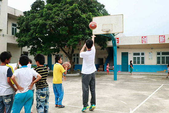 �V�|�t(y��)�ƴ�W��΢�m���ġ�����F��ڏV�|ʡ�����������(zh��n)ͬ��С�W֧�̣�־Ը�߽oͬ��С�W�W�����w���n��