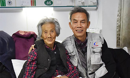 �ϋ���(zh��n)���˲�ħ�ҵ��ϋ���һ��(g��)ƽ������ͨ���r(n��ng)��DŮ����������������һ��(g��)�����ւ����ĸ�H���mȻ�w���ಡ�����s���҂��ֵ����5�˶����B(y��ng)�L����˳��˼������ҵ�ӡ�����ϋ�һ݅���ڄڡ���(ji��)����������һ݅���c���o�����cͬ���˲�����Ů���ٶ��Ѻ���̎��2017�꣬���ɴ�ס�M(j��n)�t(y��)Ժ�������������֣�Ը����(zh��n)�ٲ�ħ���܉��~�^90�q��ٚq�M(j��n)܊����Ԕ��(x��)�� 