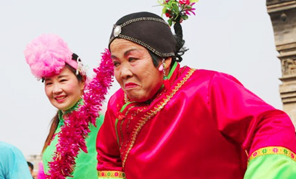 ���՝}�ϴ����һ���׻��(d��ng)���ʼ������L(f��ng)茹�����������������Ť������2��16���������һ�@�죬�}�Ͽh�e�����S����ʵĽ��^�Ļ����(d��ng)�����y(t��ng)���׶��˶������ζ����������Ⱥ���[�´����g�gϲϲ�^������׌��(ji��)�՝}�Ǹ��ӽk����ʡ���Ԕ��(x��)�� 