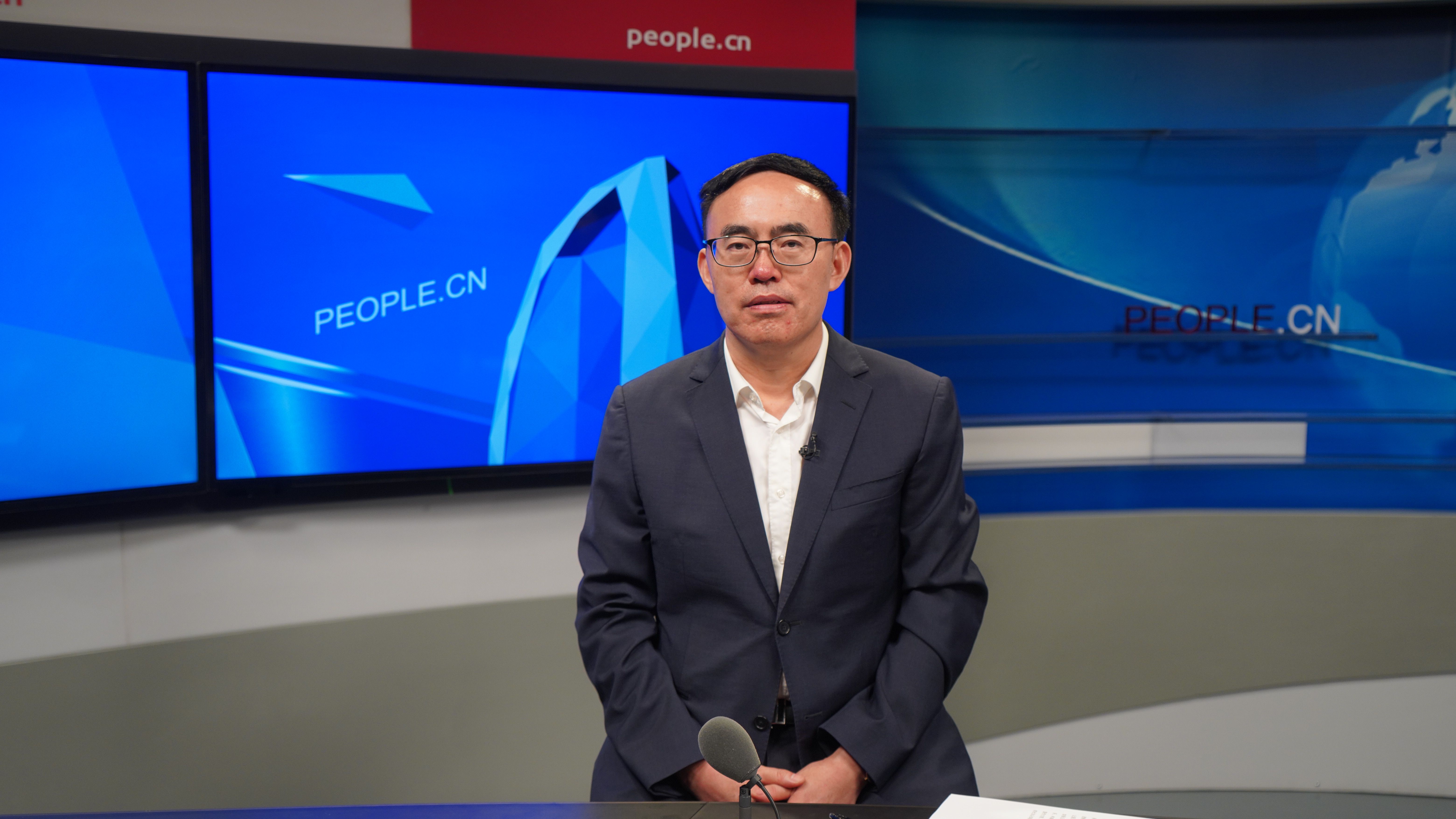 中國科學院院士、北京大學第六醫(yī)院院長陸林做客人民網(wǎng)。實習生趙晉杰攝