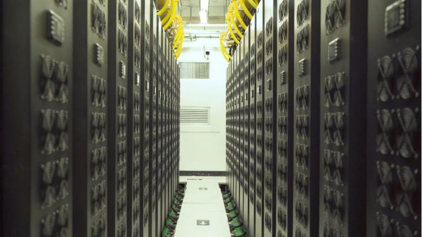 貴安超算中心內(nèi)的機(jī)房。人民網(wǎng) 陽(yáng)茜攝